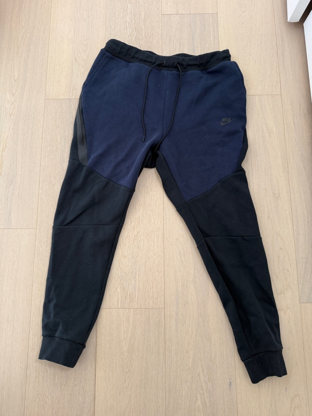 Nike Tech Fleece Men's Navy and Black Colorblock Jogger Pants